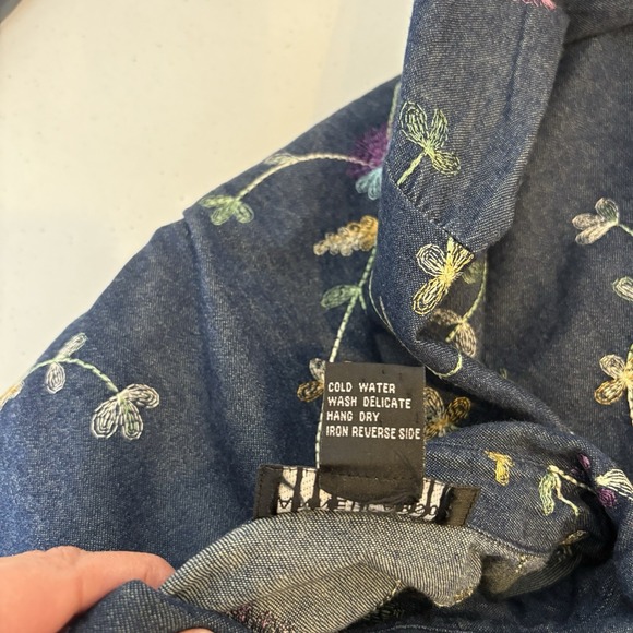 Anne Carson Womens Denim Embroidered Button Up Top‎ 2X Colorful Boho Western - Picture 7 of 7